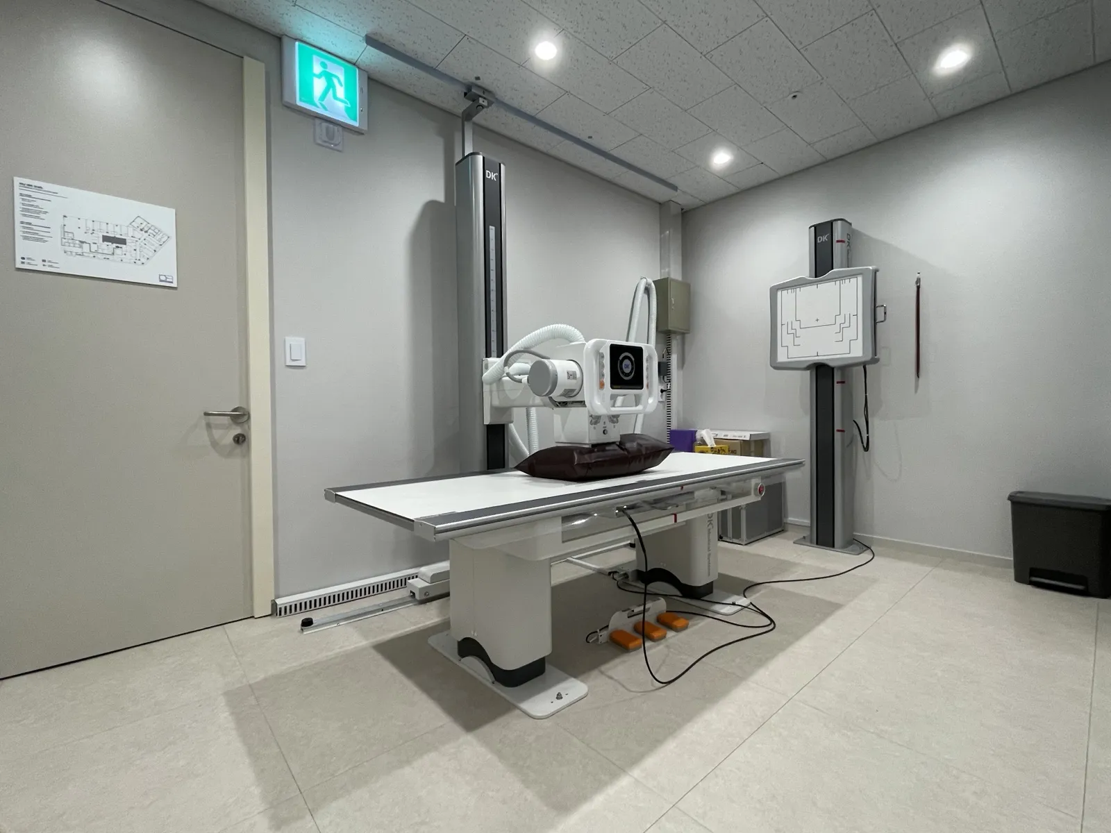 영상의학 검사실 — X-ray 촬영 장비